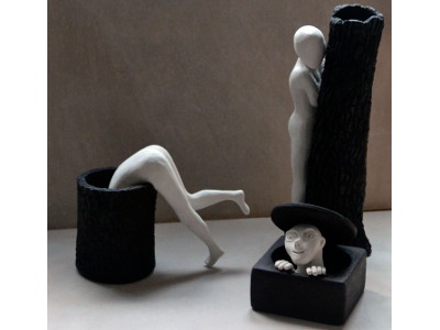 'Les Curieux'- Grès chamotté noir et blanc 